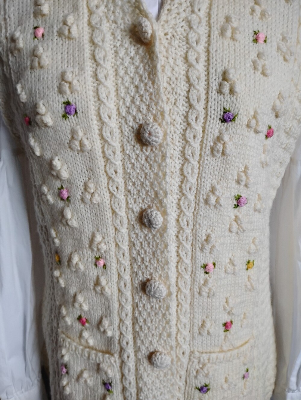 Smith's Of Bermuda Vintage Pure Wool Sweater Vest Cream Pastel Rosettes Size Med - Picture 3 of 16